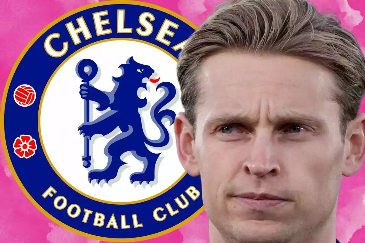 Un hombre rubio aparece en primer plano con el escudo del Chelsea Football Club de fondo sobre un fondo rosa.