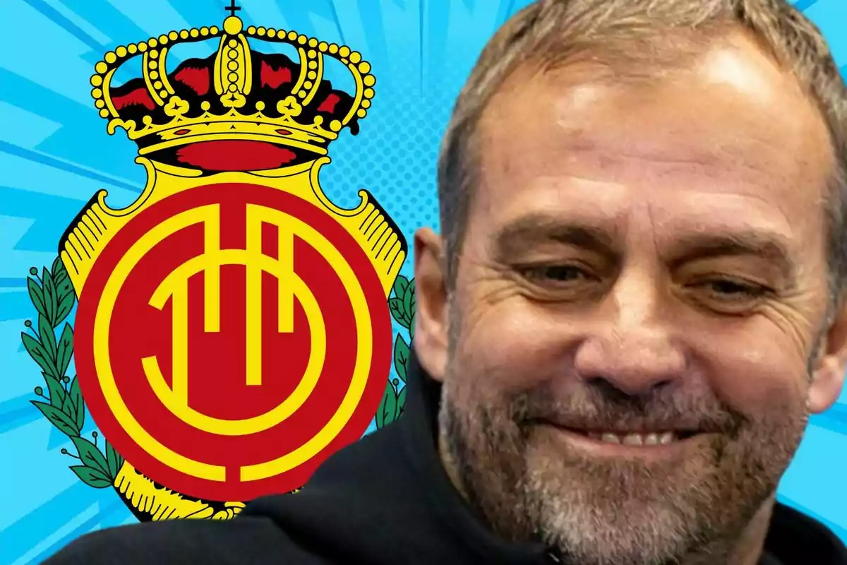 Hombre sonriente en primer plano con el escudo del Real Mallorca de fondo sobre un diseño azul llamativo