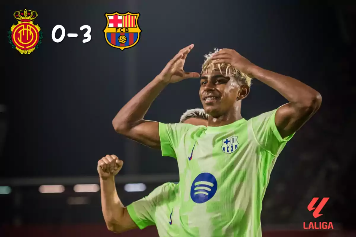 Un jugador del Barcelona celebra un gol durante un partido de LaLiga en el que su equipo gana 3-0 al Mallorca.