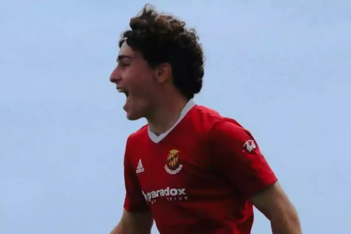 Jan Virgili celebrando un gol con el Nàstic de Tarragona