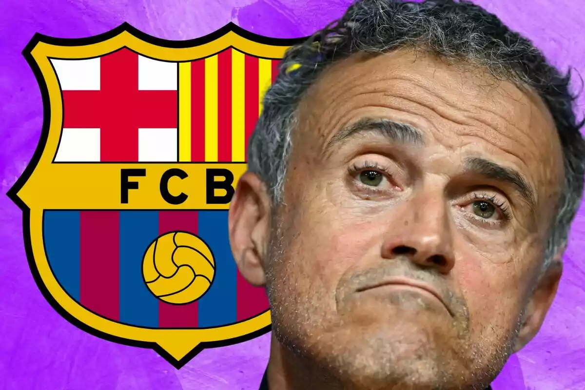 Un hombre con expresión pensativa frente al escudo del FC Barcelona sobre un fondo morado.