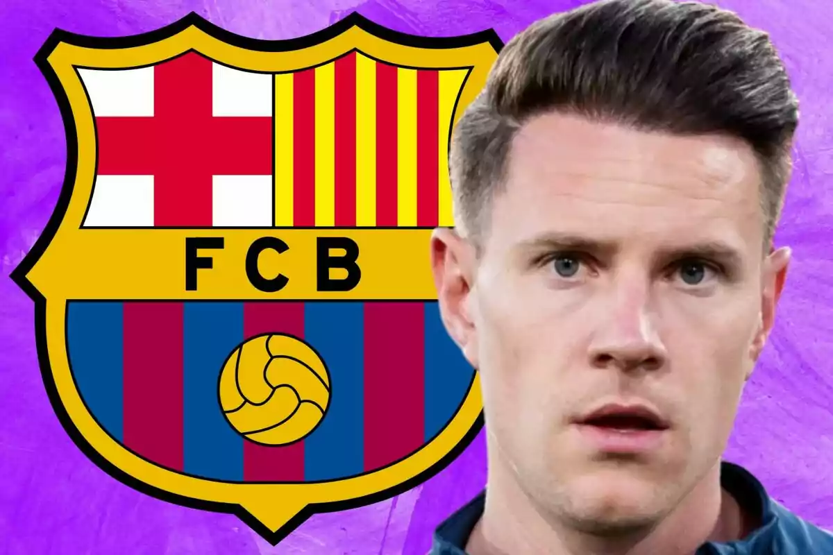 Un hombre de cabello corto aparece en primer plano con el escudo del FC Barcelona de fondo sobre un fondo morado.