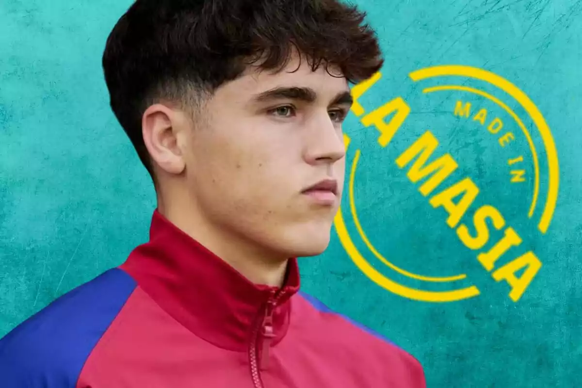 Joven con chaqueta roja y azul frente a un fondo turquesa con el texto "Made in La Masia".