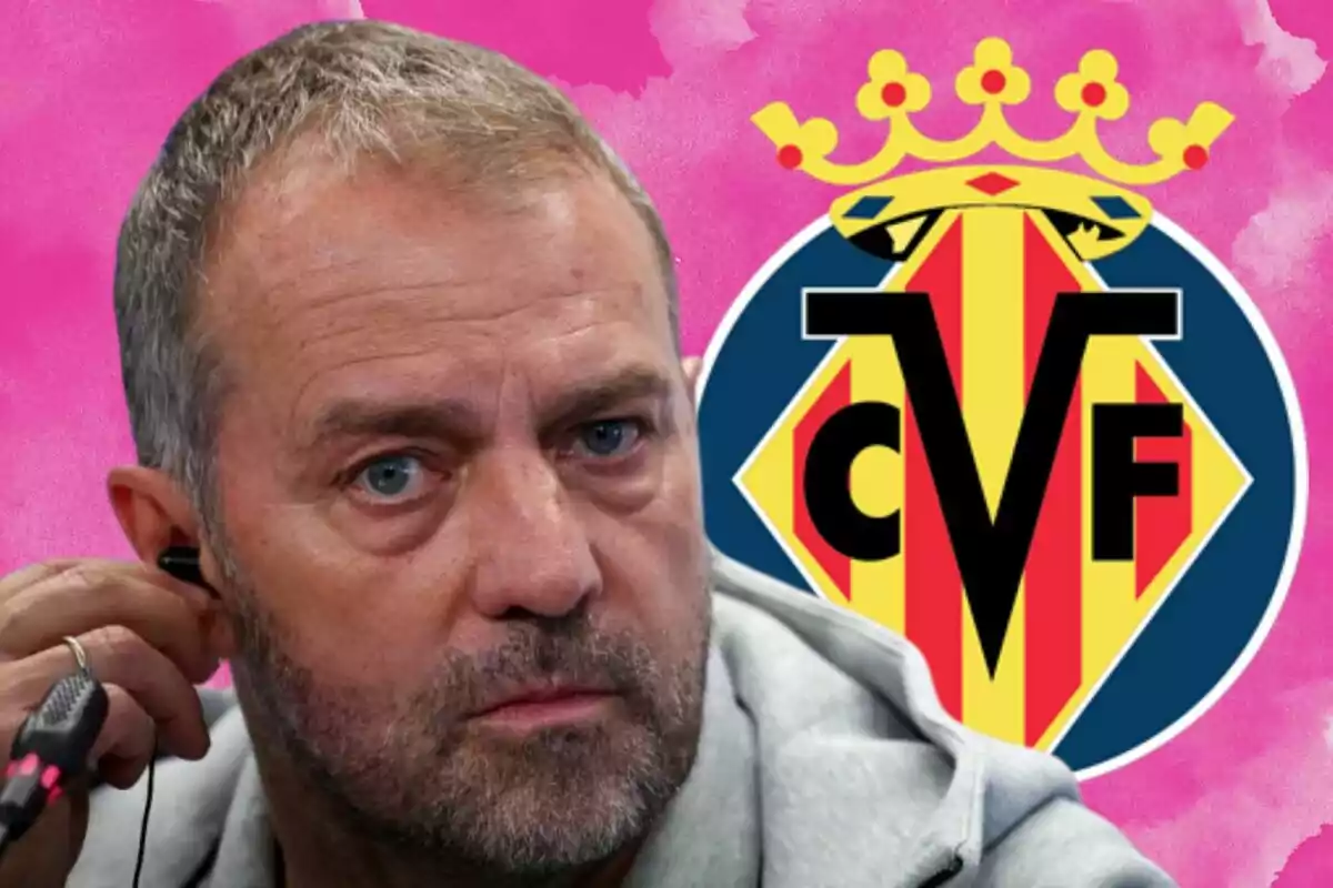 Hombre con auriculares frente al escudo del Villarreal CF sobre un fondo rosa.