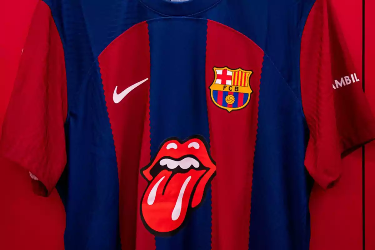 La camiseta especial del Barça con el logo de los Rolling Stones