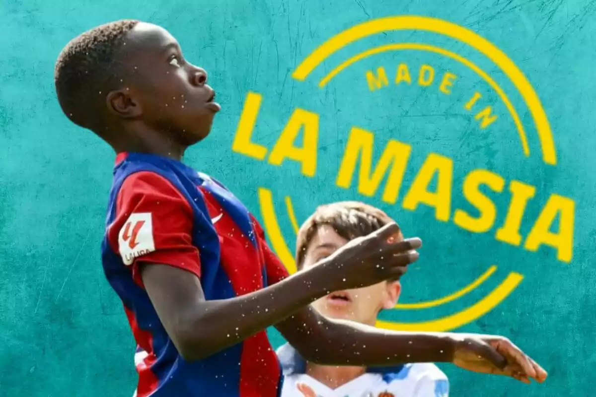 Un joven futbolista con uniforme azul y rojo en acción con un fondo que dice "Made in La Masia".