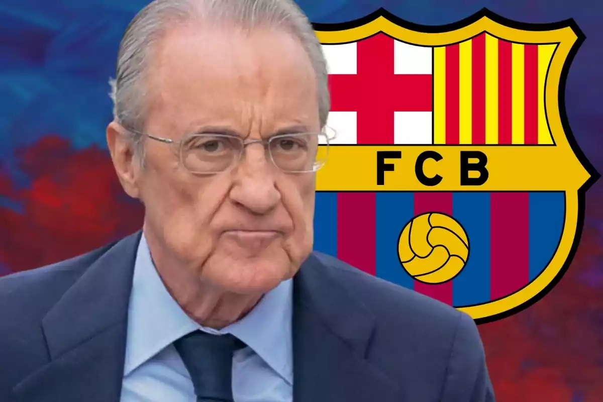 Hombre mayor con gafas y expresión seria frente al escudo del FC Barcelona.