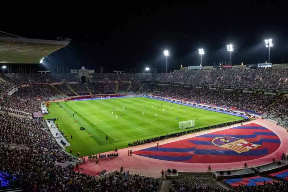 El Estadio Olímpico en el que el FC Barcelona está disputando sus partidos, abarrotado de gente