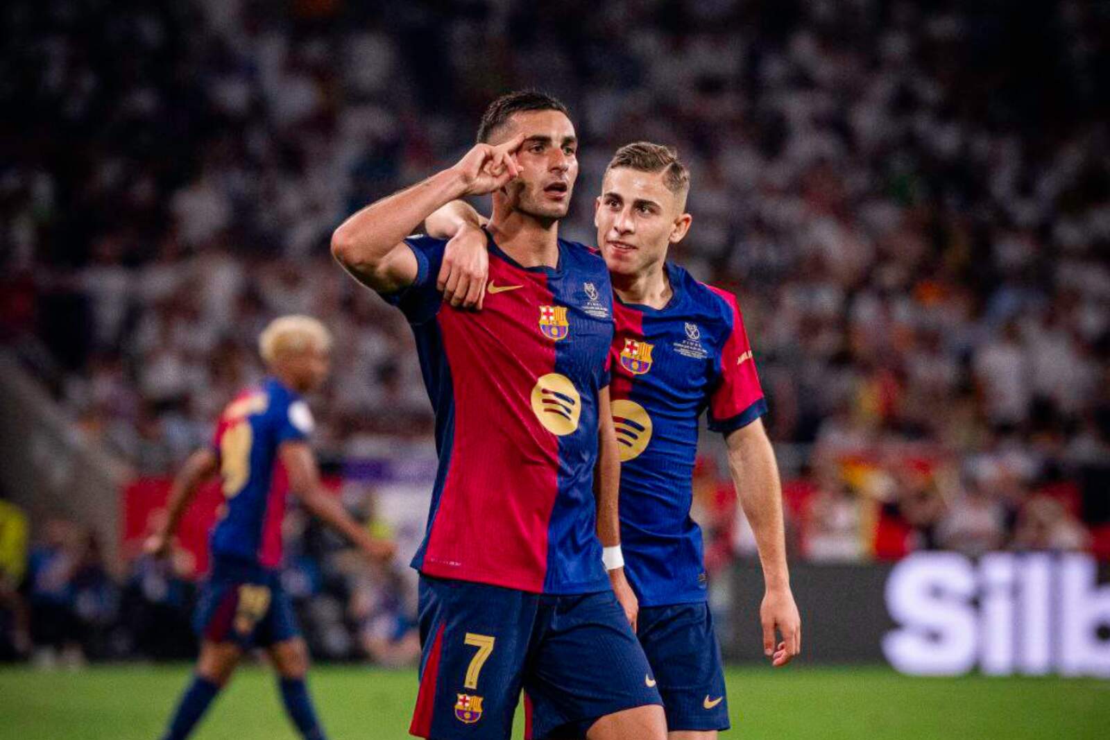 Ferran Torres quiere abandonar el Barça tras la polémica: Se irá al enemigo  máximo
