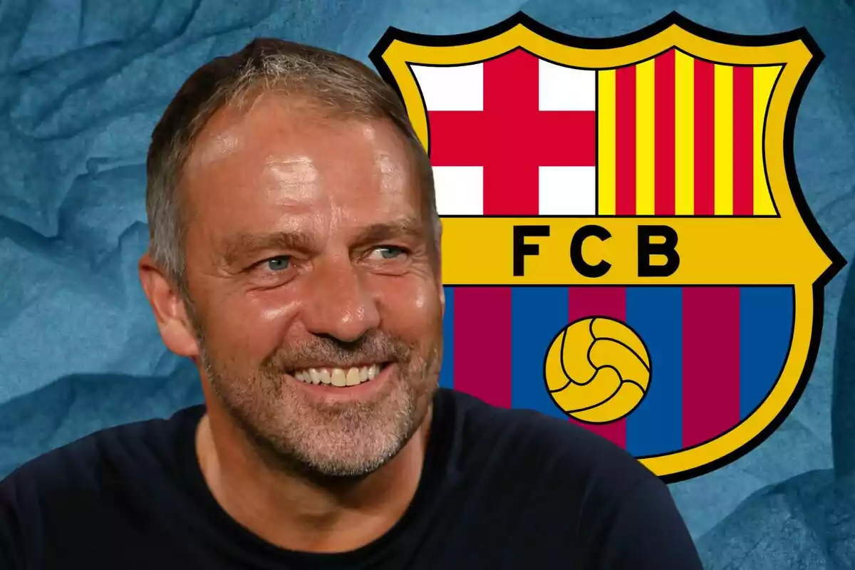 Hombre sonriendo con el escudo del FC Barcelona de fondo.