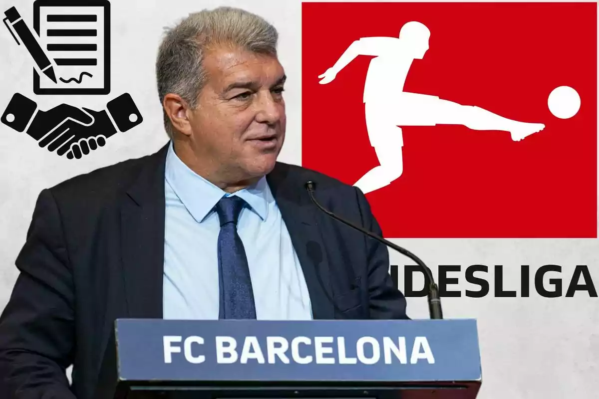 Hombre de traje y corbata hablando en un podio con el logo de la Bundesliga y un icono de acuerdo de negocios en el fondo.