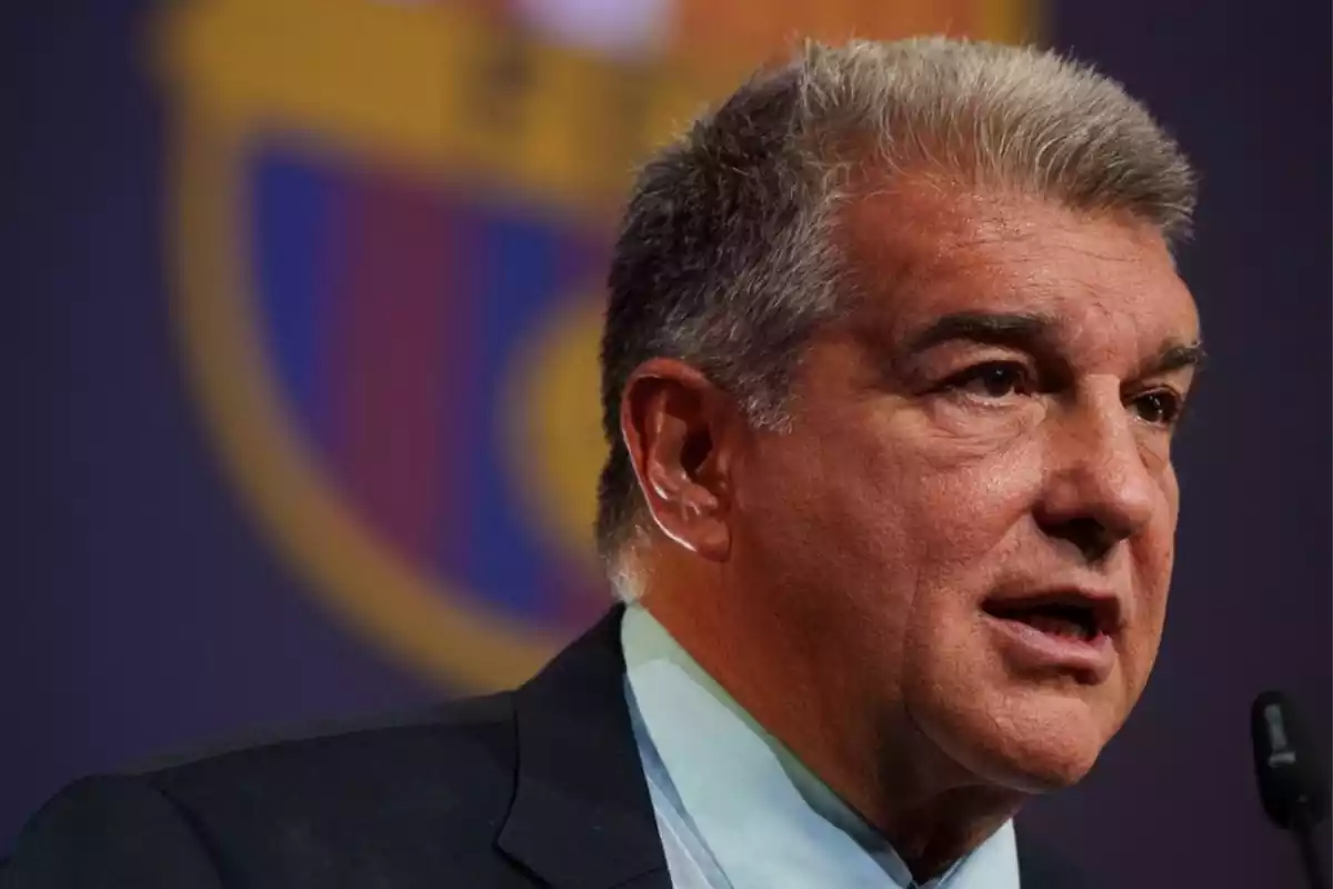 Joan Laporta hablando ante la prensa