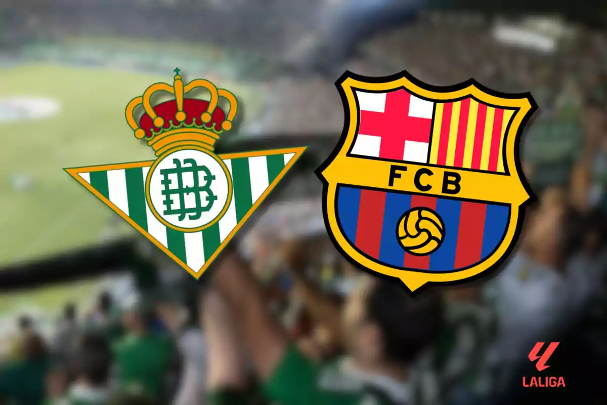 Logos de los equipos de fútbol Real Betis y FC Barcelona sobre un fondo de estadio desenfocado.