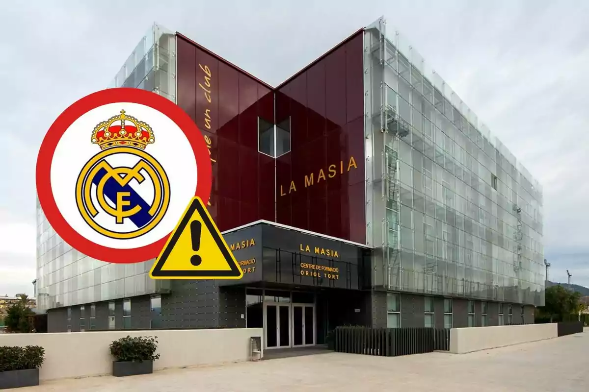 Edificio de La Masia con el logotipo del Real Madrid y un signo de advertencia superpuestos.